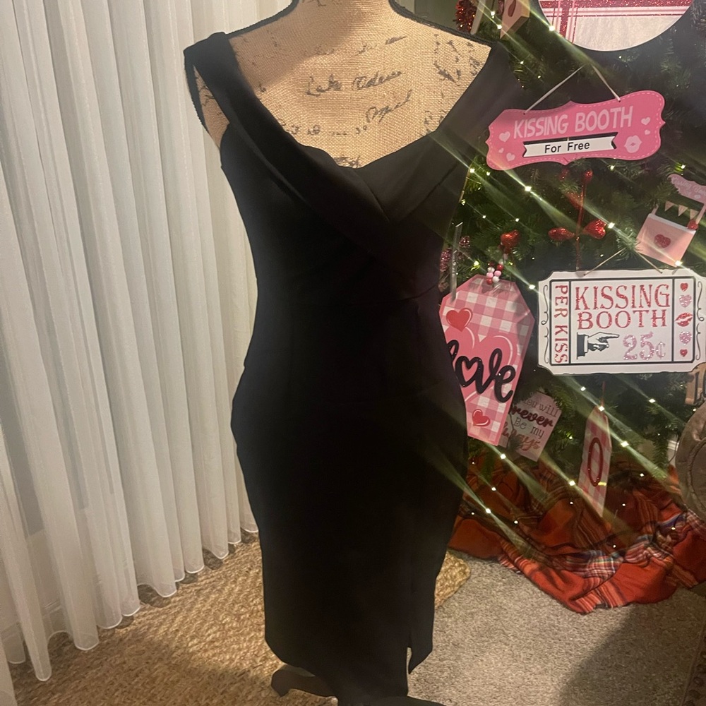 Lulus black cocktail dress